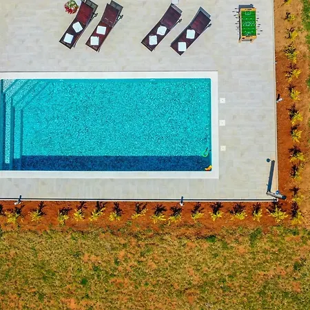 Villa Roza Βίλα Žminj