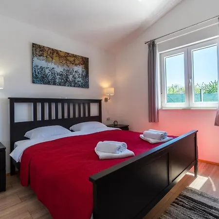 וילה Villa Roza *